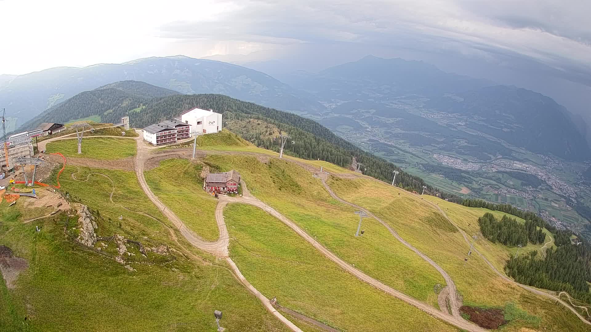 Stazione sciistica di Plan de Corones | vista su Brunico