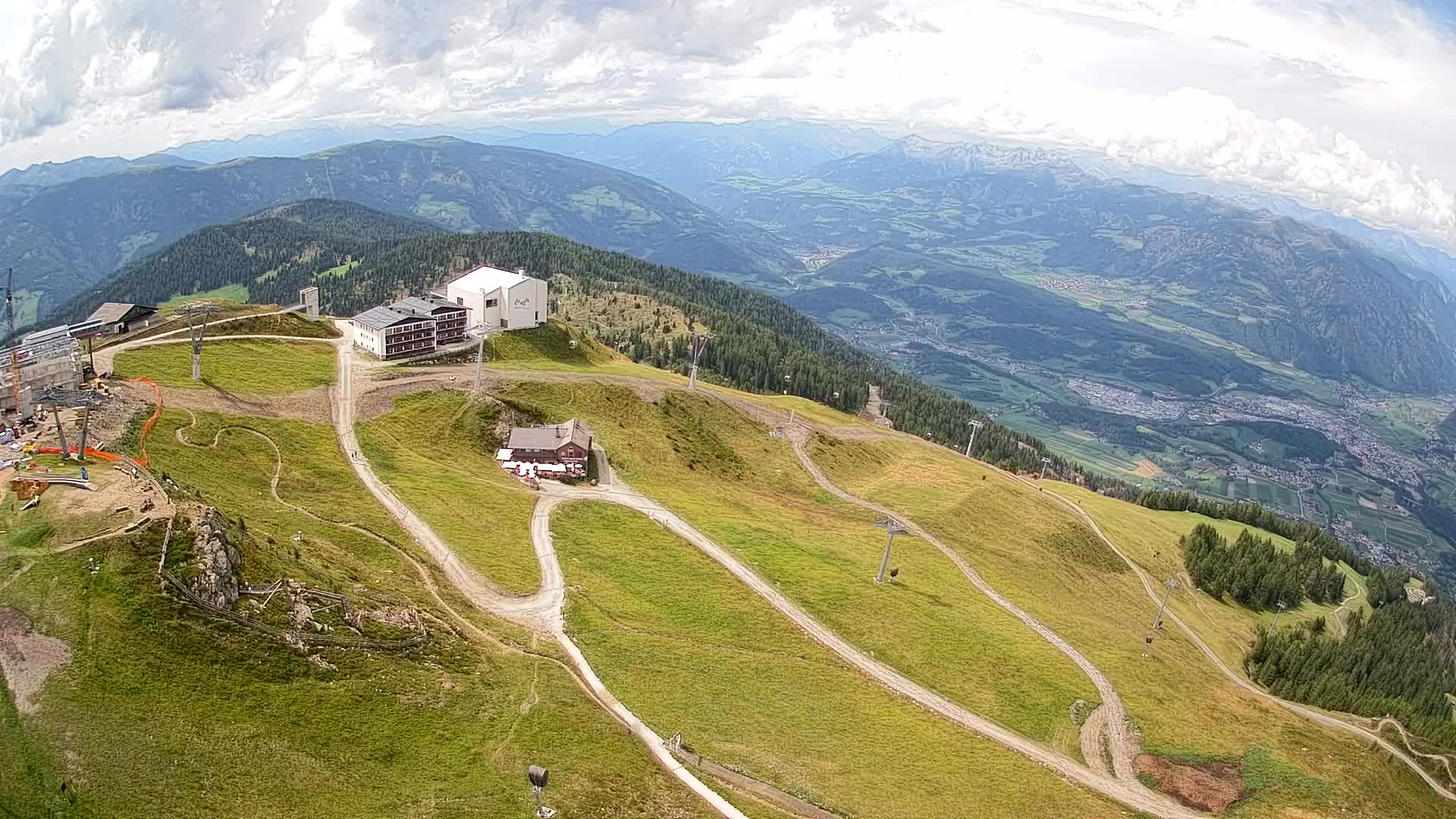 Stazione sciistica di Plan de Corones | vista su Brunico