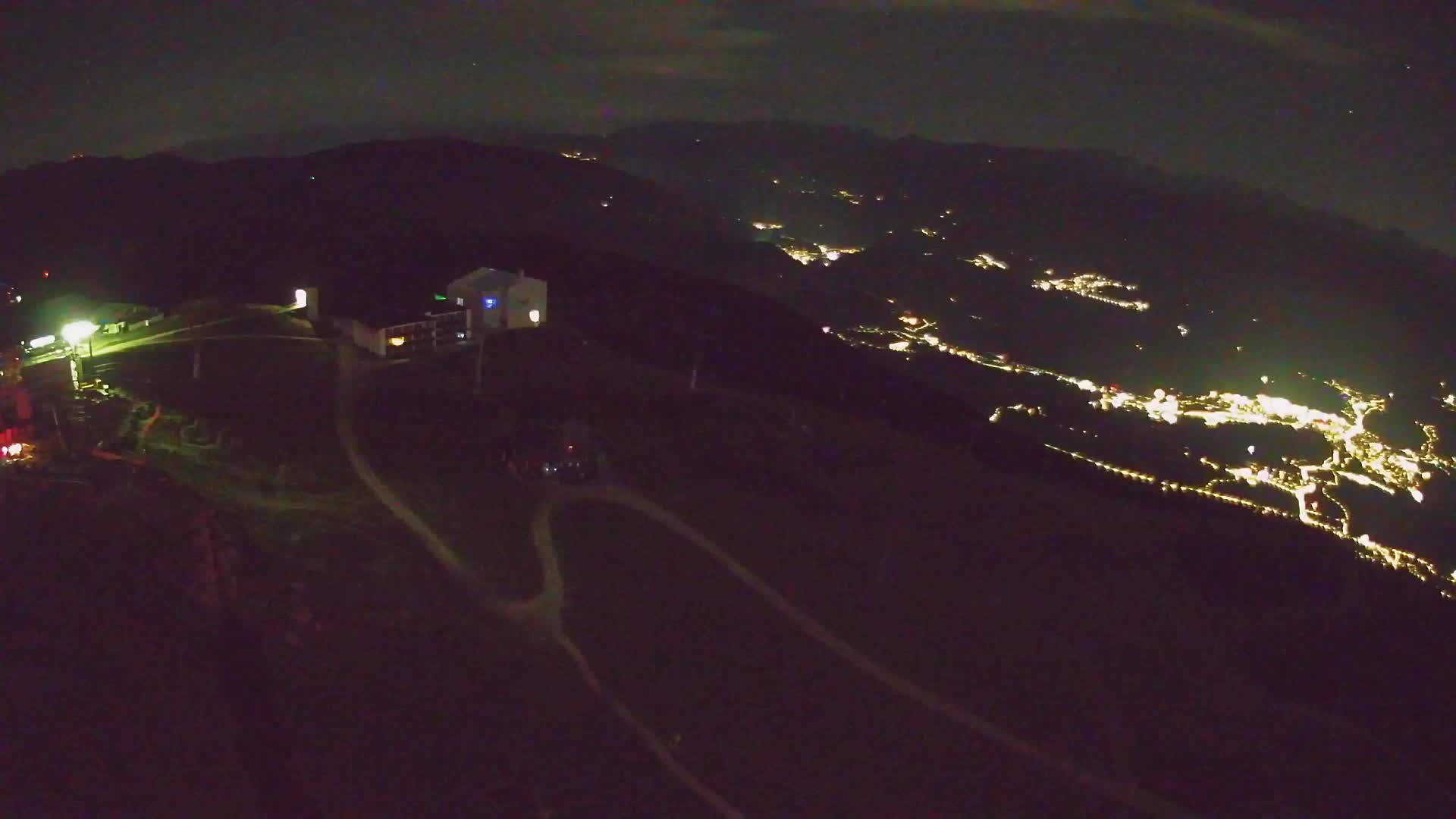 Cima estación de esquí Kronplatz | vista hacia Brunico