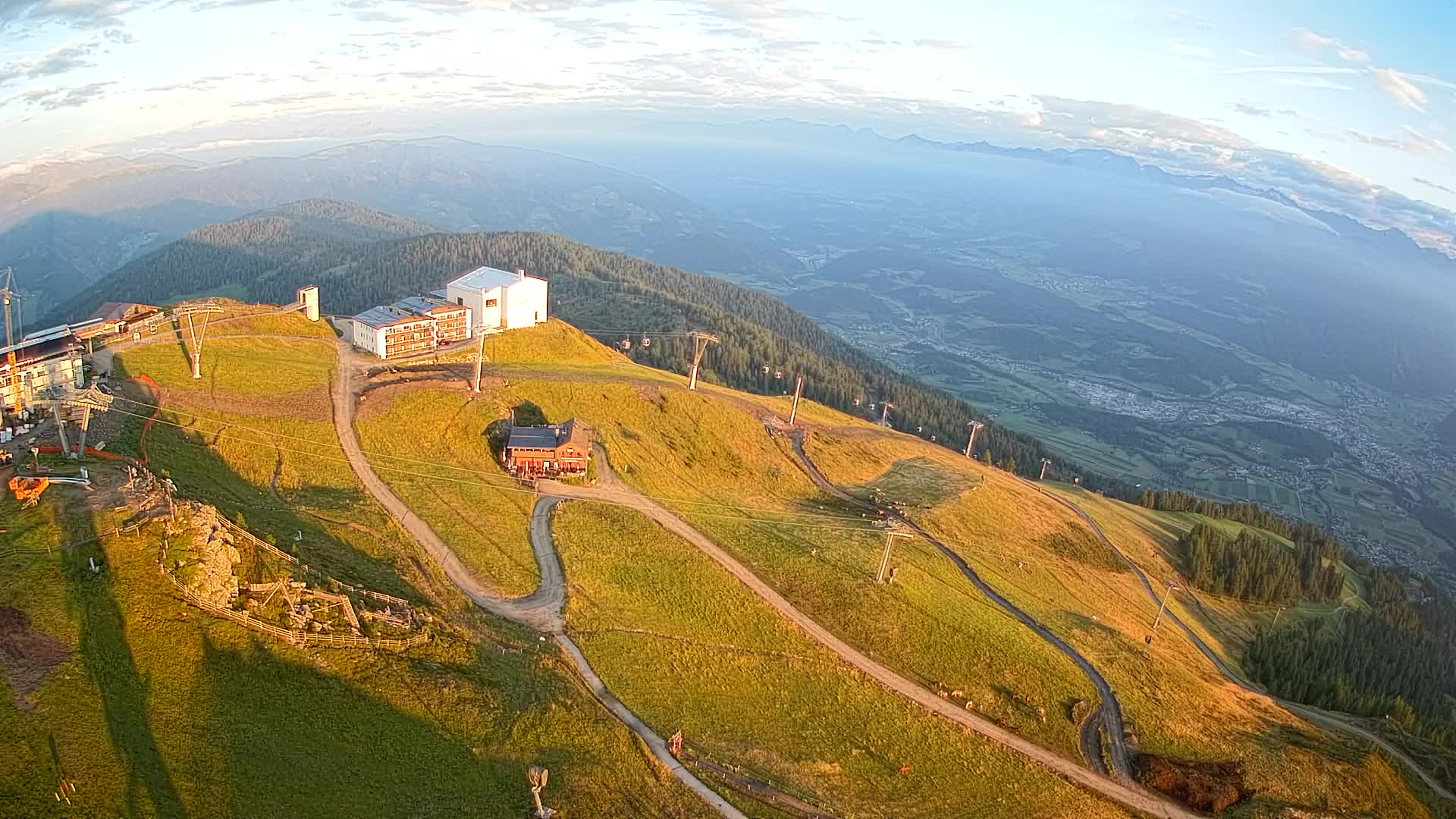 Skigebiet Kronplatz Gipfel | Blick auf Bruneck