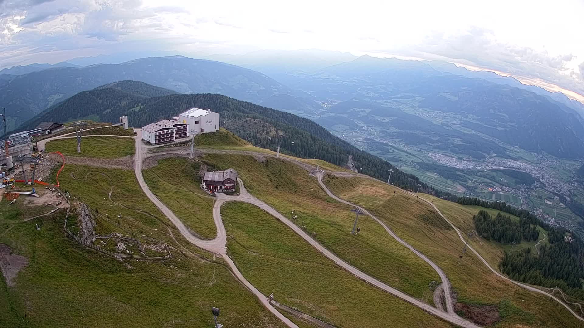 Skigebiet Kronplatz Gipfel | Blick auf Bruneck