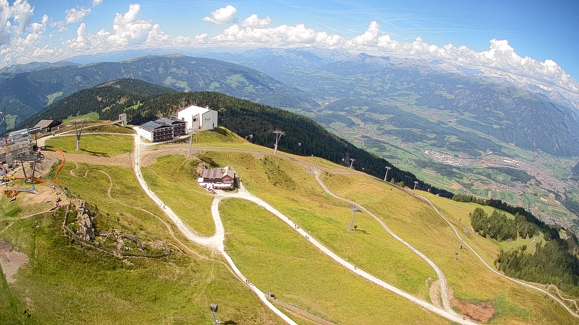 Cima estación de esquí Kronplatz | vista hacia Brunico