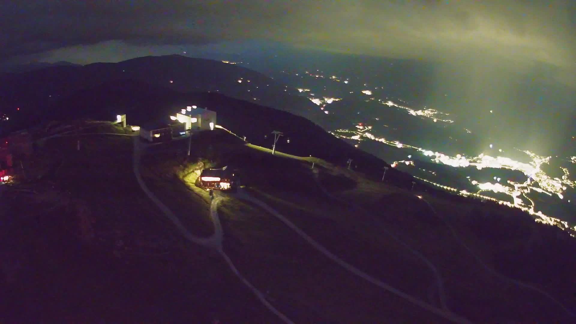 Cima estación de esquí Kronplatz | vista hacia Brunico