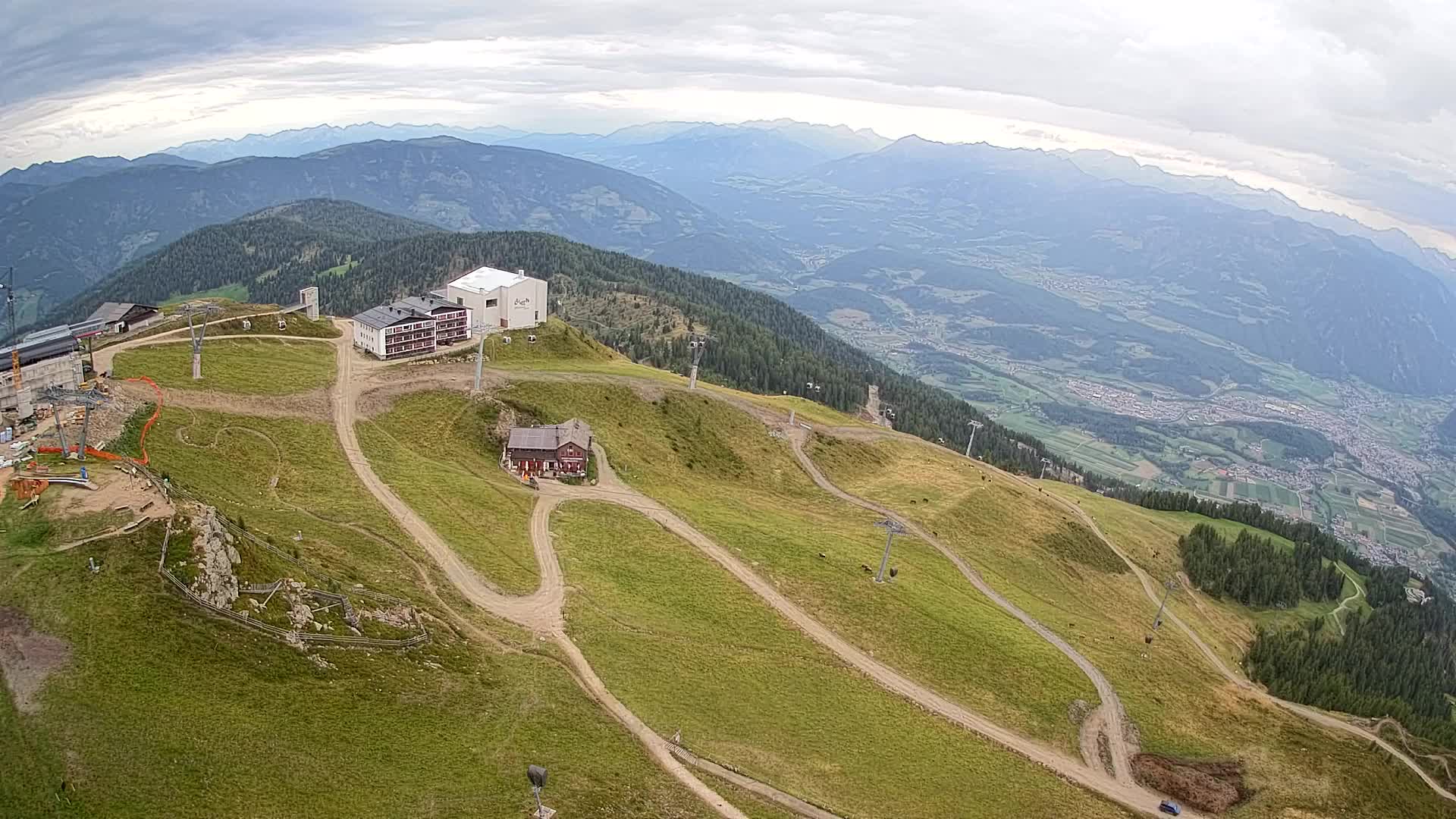 Stazione sciistica di Plan de Corones | vista su Brunico