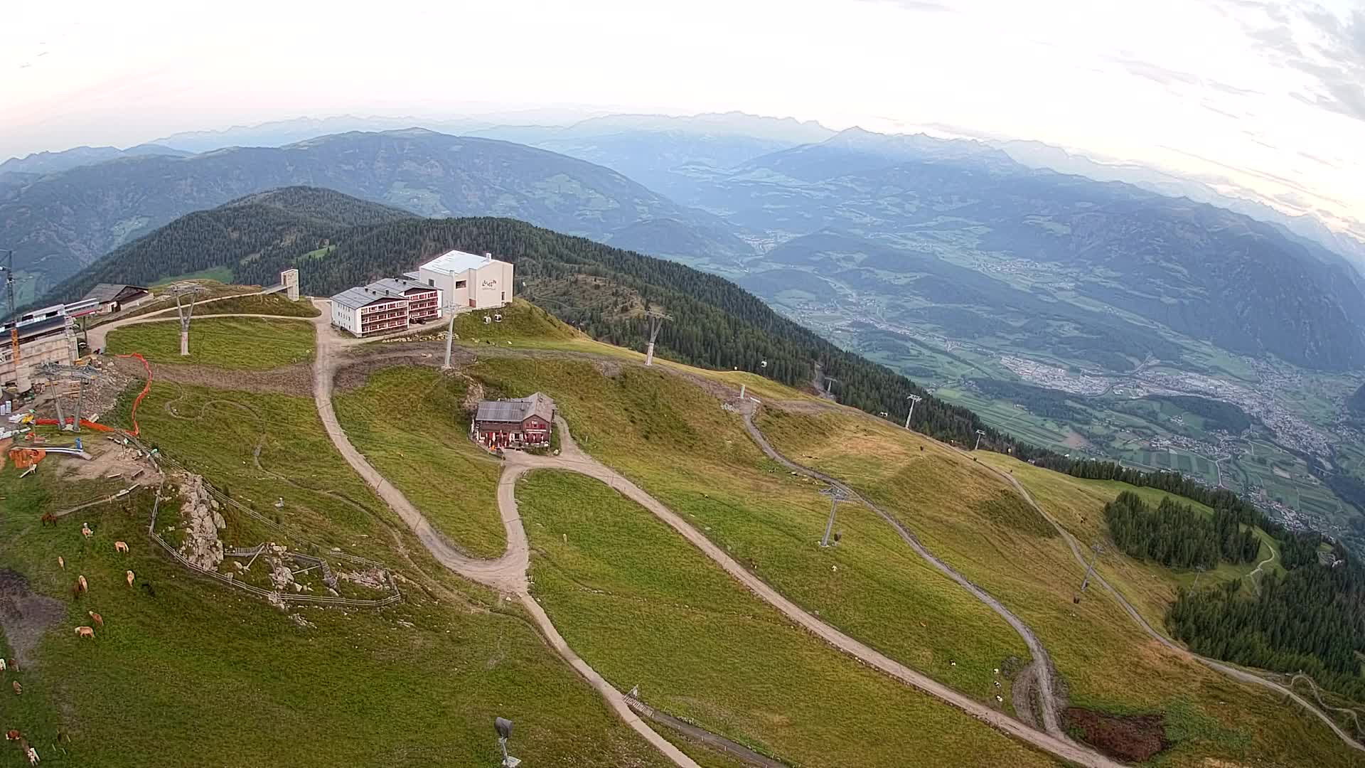 Skigebiet Kronplatz Gipfel | Blick auf Bruneck