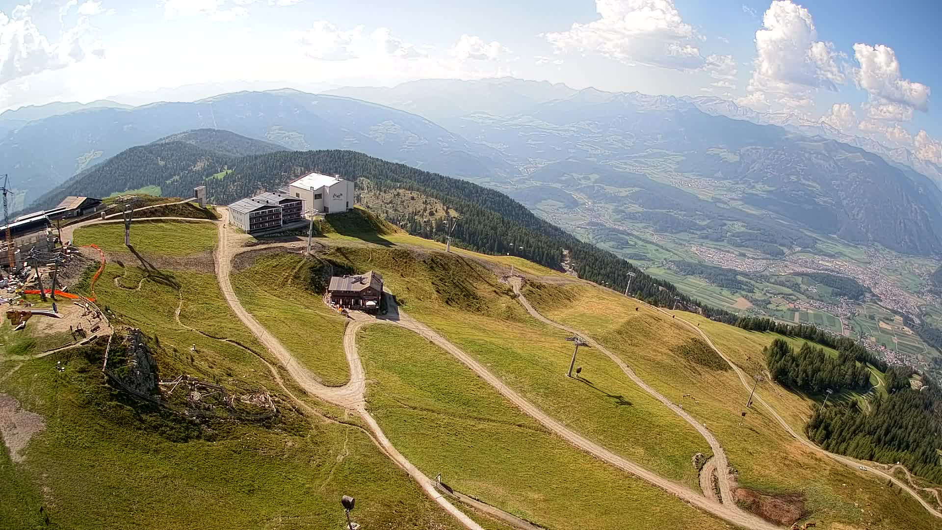 Cima estación de esquí Kronplatz | vista hacia Brunico