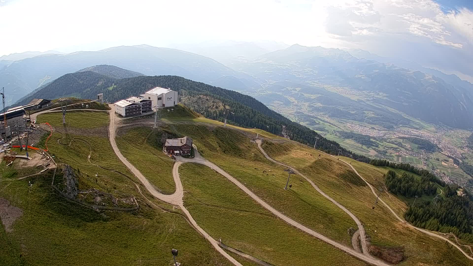 Cima estación de esquí Kronplatz | vista hacia Brunico