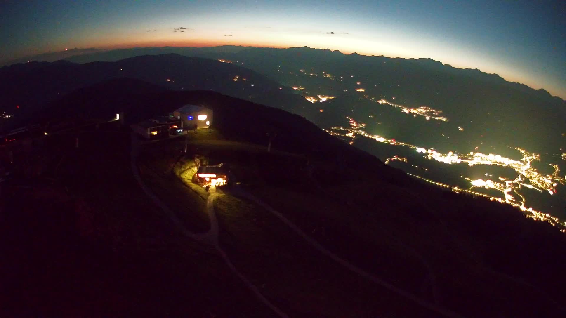 Cima estación de esquí Kronplatz | vista hacia Brunico