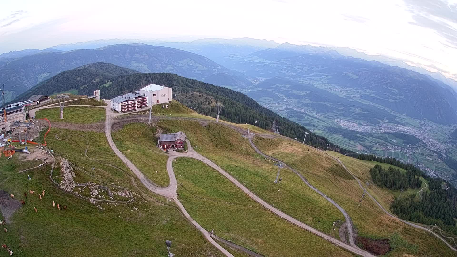 Skigebiet Kronplatz Gipfel | Blick auf Bruneck