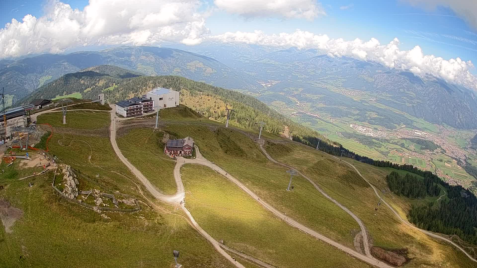 Cima estación de esquí Kronplatz | vista hacia Brunico