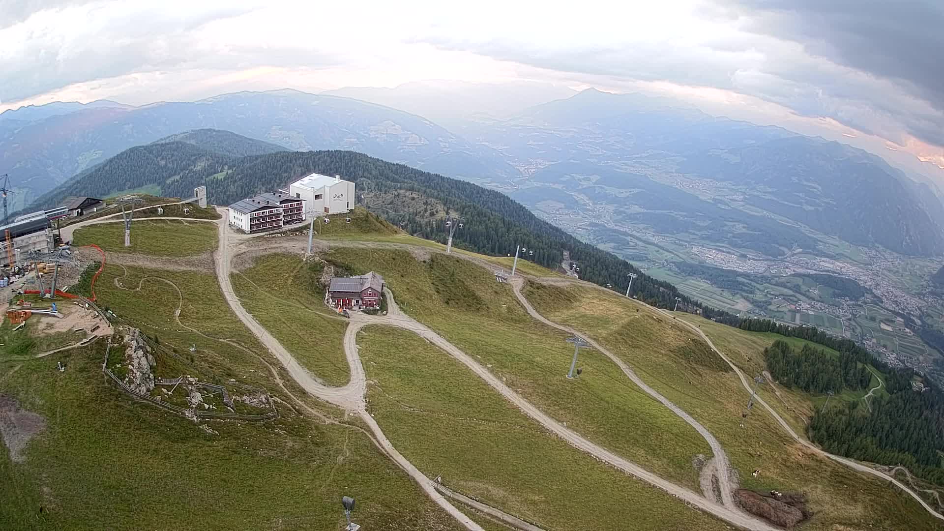 Skigebiet Kronplatz Gipfel | Blick auf Bruneck