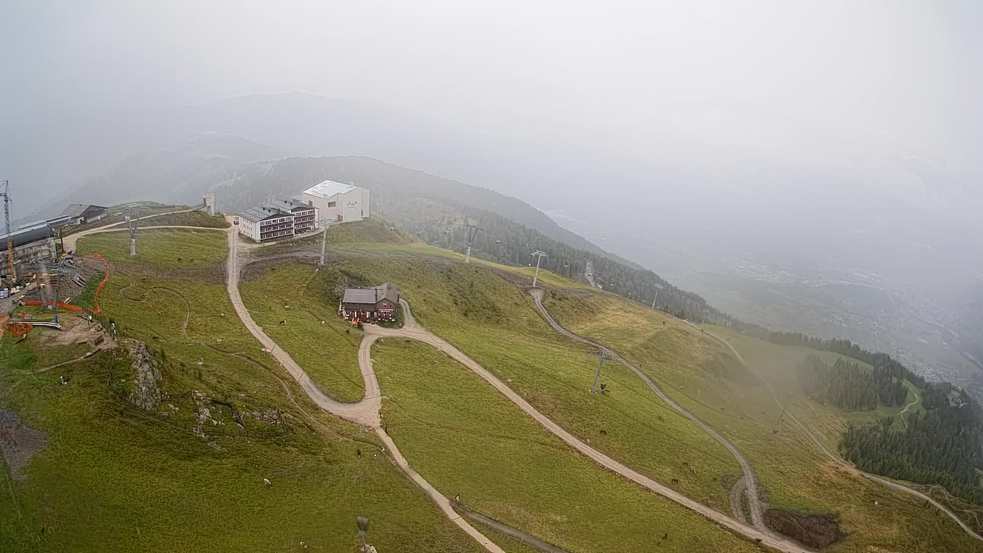 Cima estación de esquí Kronplatz | vista hacia Brunico
