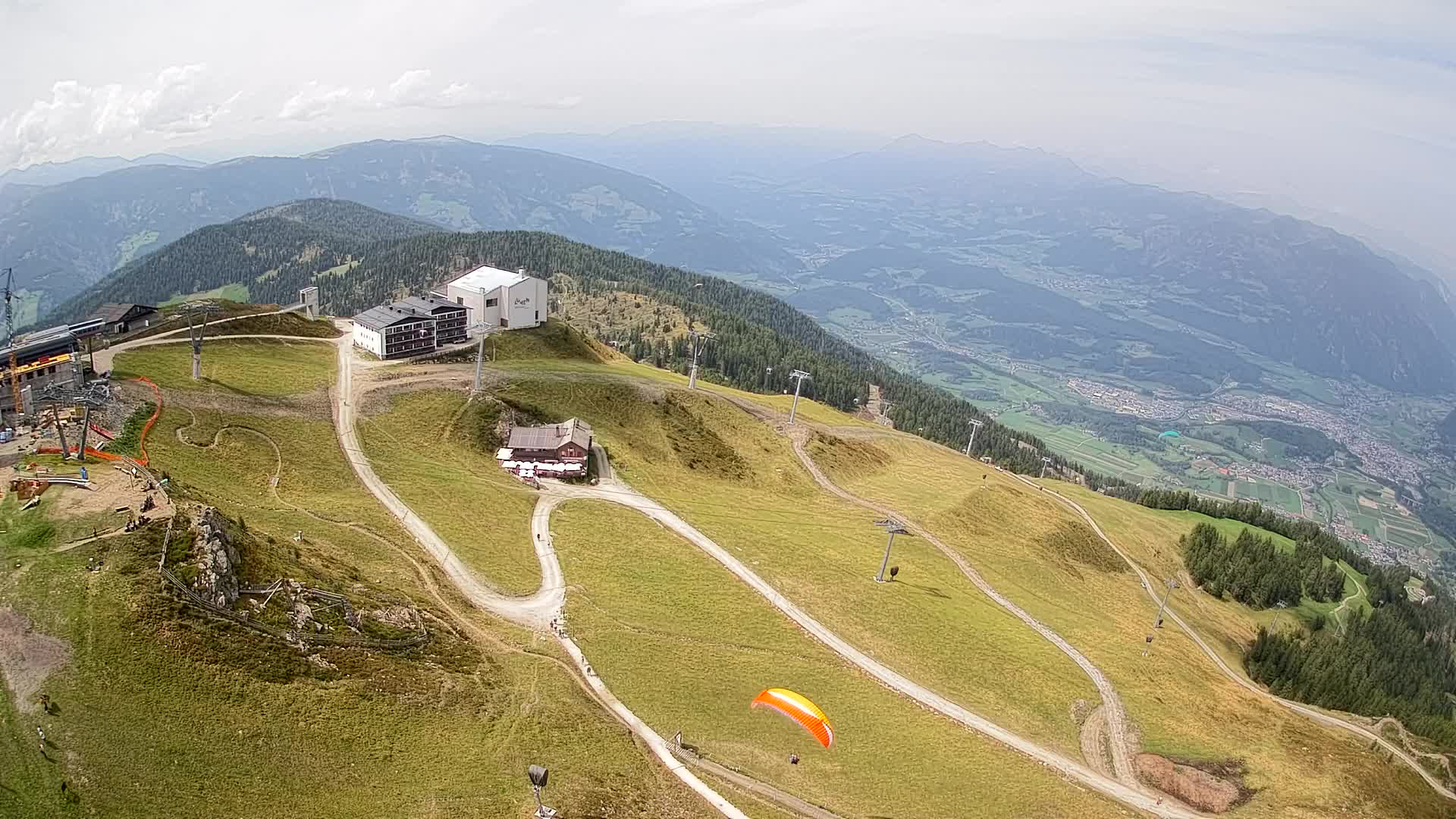 Cima estación de esquí Kronplatz | vista hacia Brunico