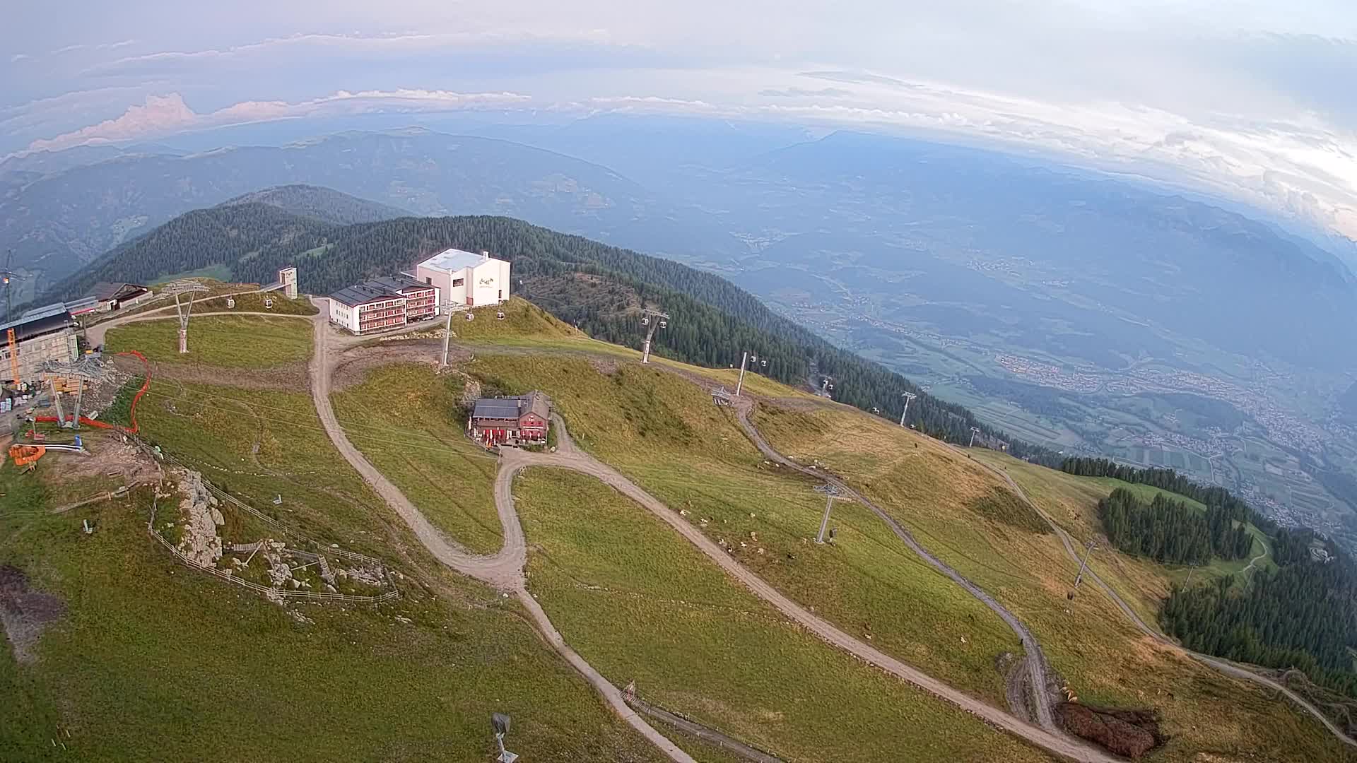 Skigebiet Kronplatz Gipfel | Blick auf Bruneck