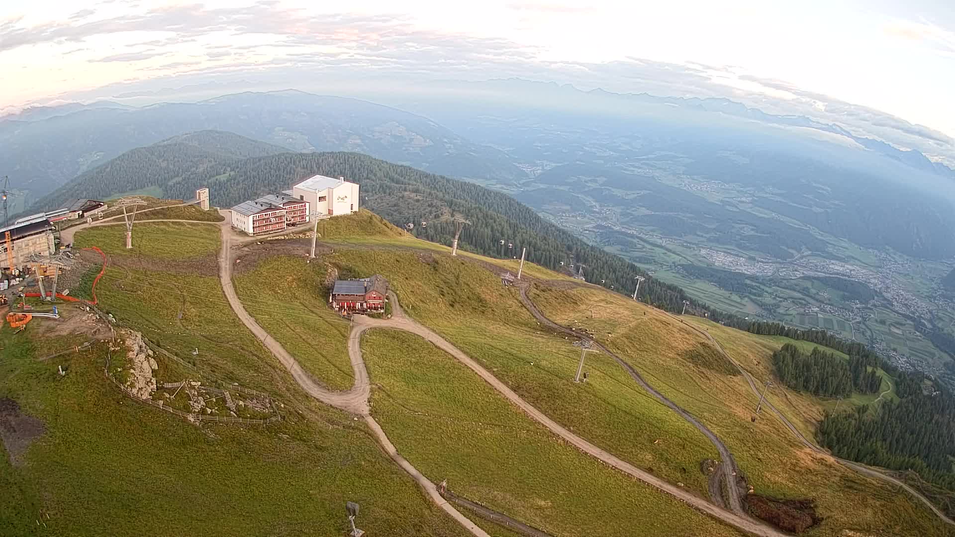 Skigebiet Kronplatz Gipfel | Blick auf Bruneck