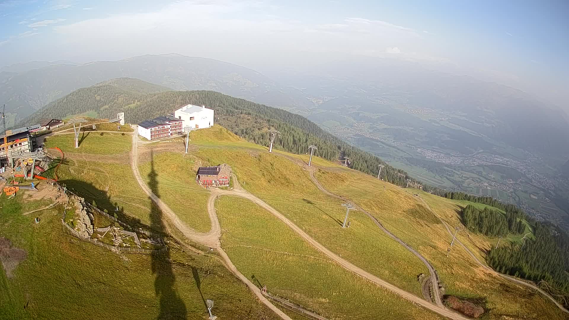 Cima estación de esquí Kronplatz | vista hacia Brunico