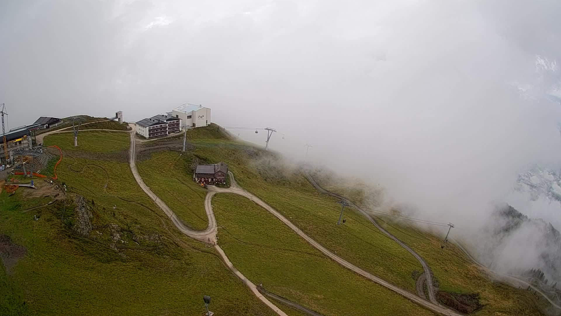 Cima estación de esquí Kronplatz | vista hacia Brunico