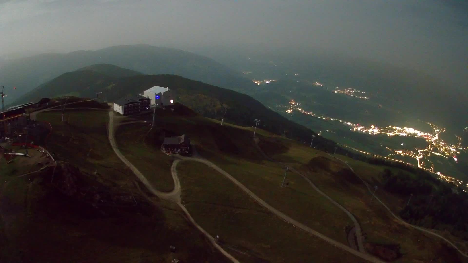 Cima estación de esquí Kronplatz | vista hacia Brunico
