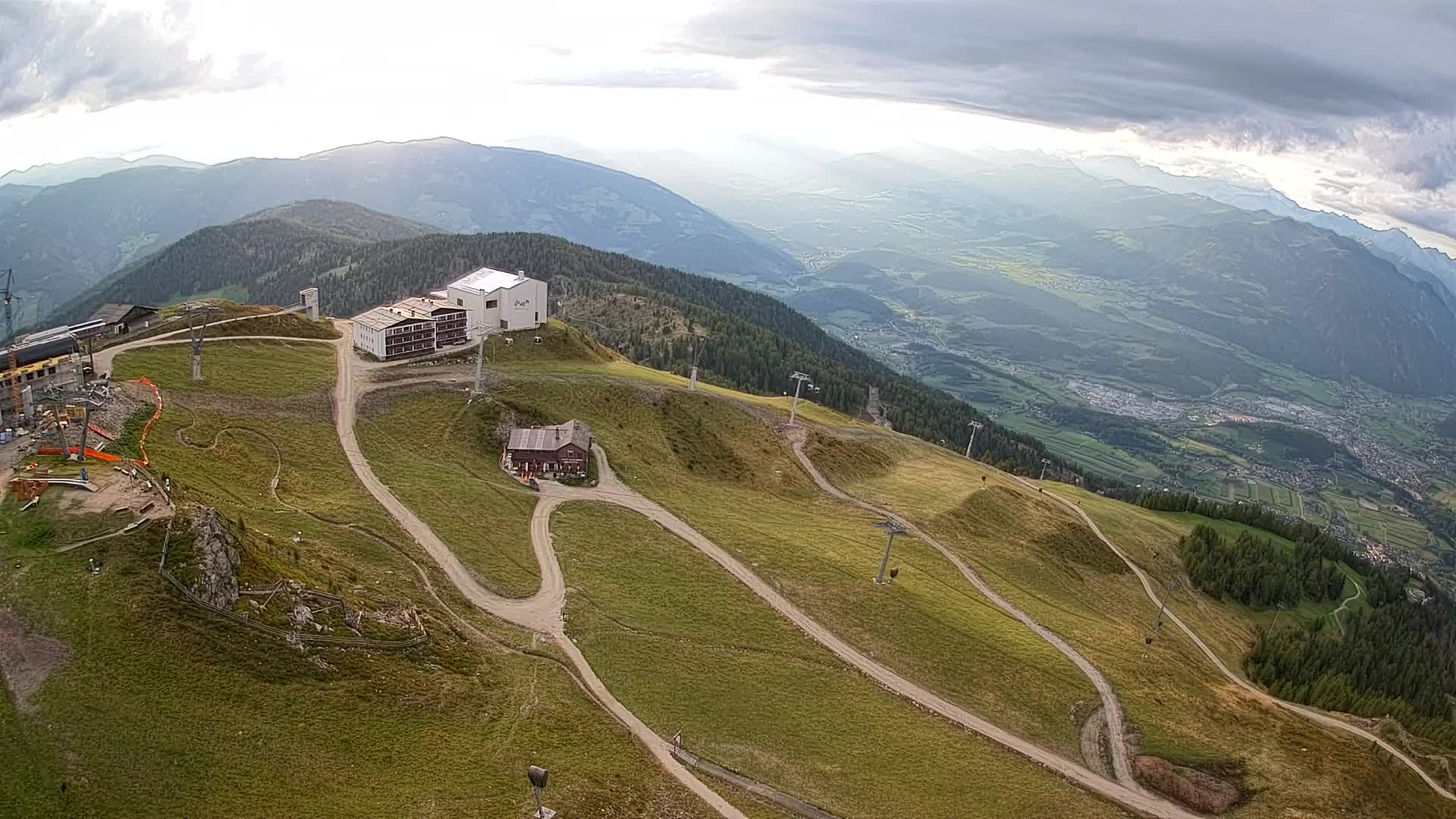 Stazione sciistica di Plan de Corones | vista su Brunico