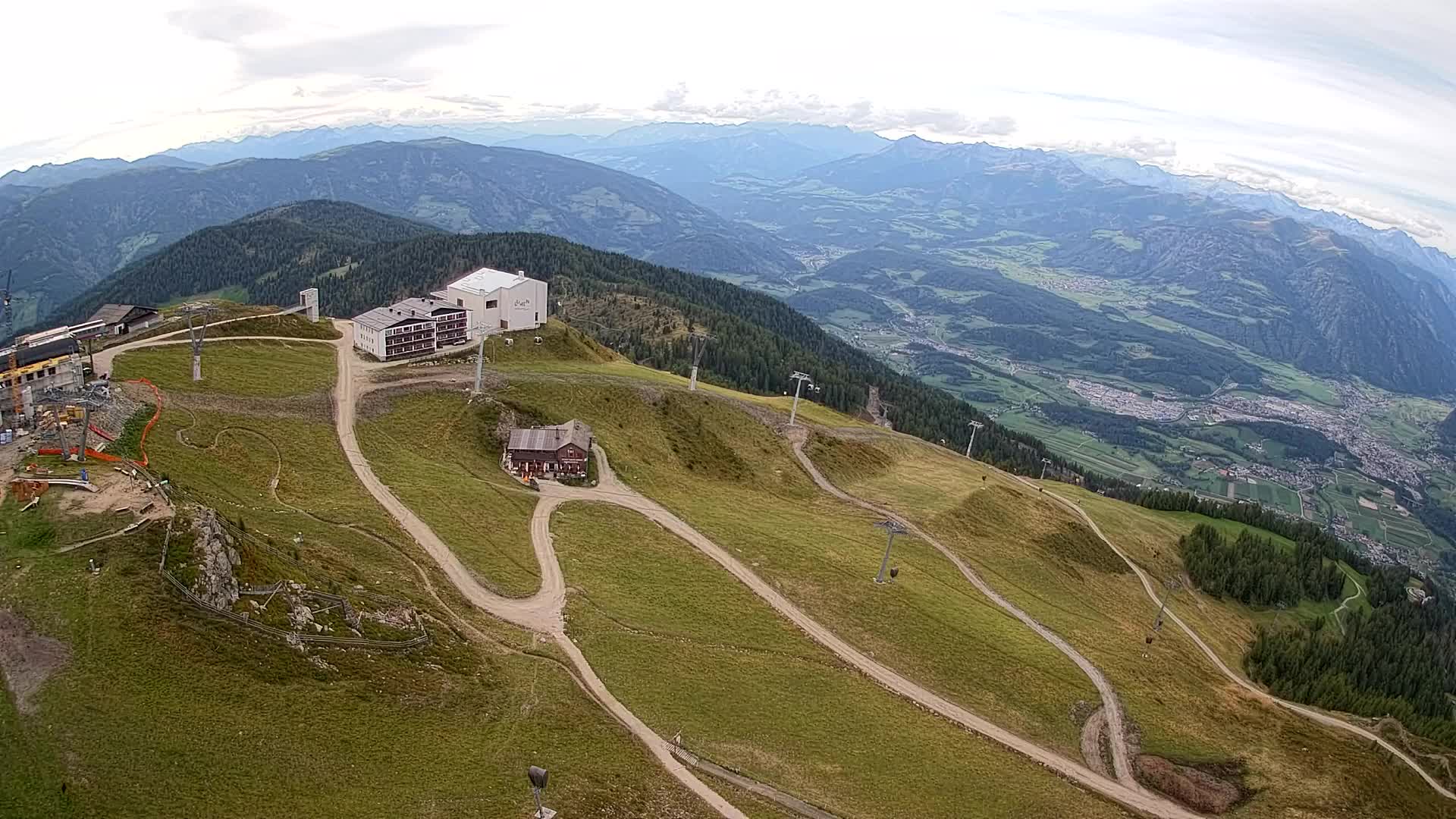 Stazione sciistica di Plan de Corones | vista su Brunico