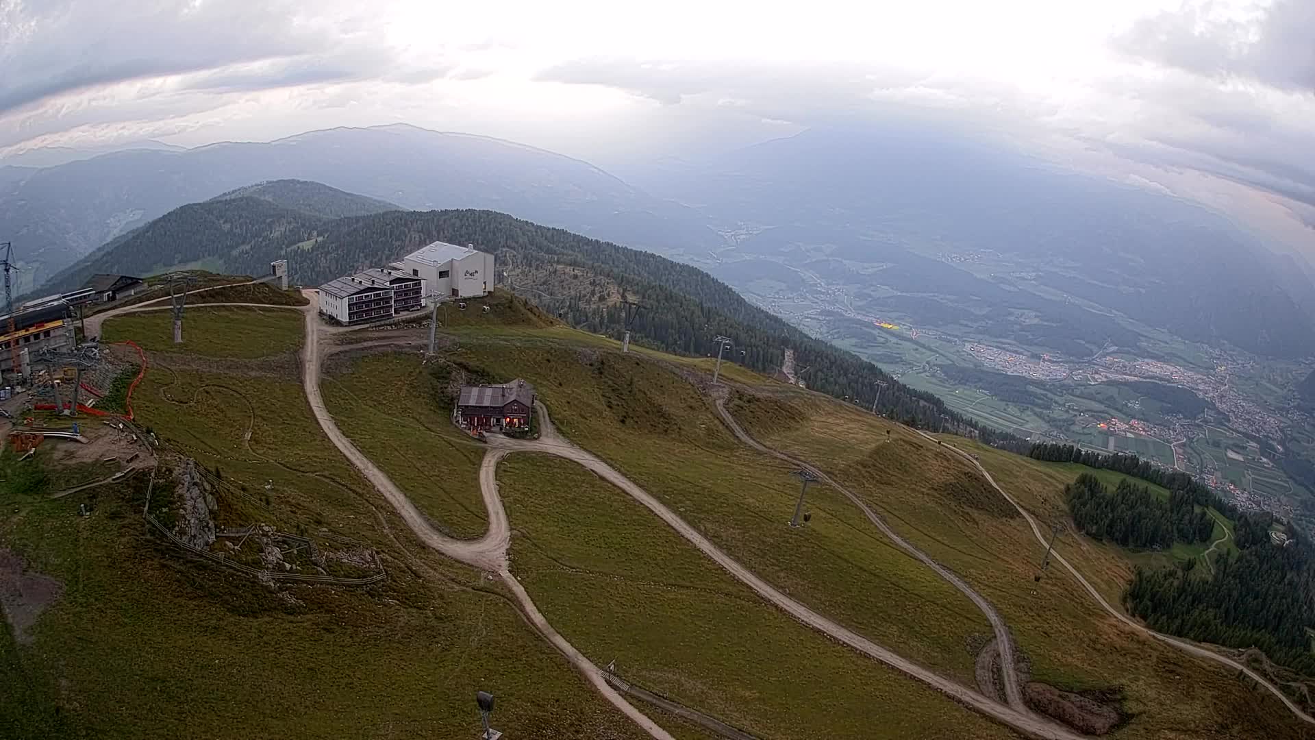 Stazione sciistica di Plan de Corones | vista su Brunico