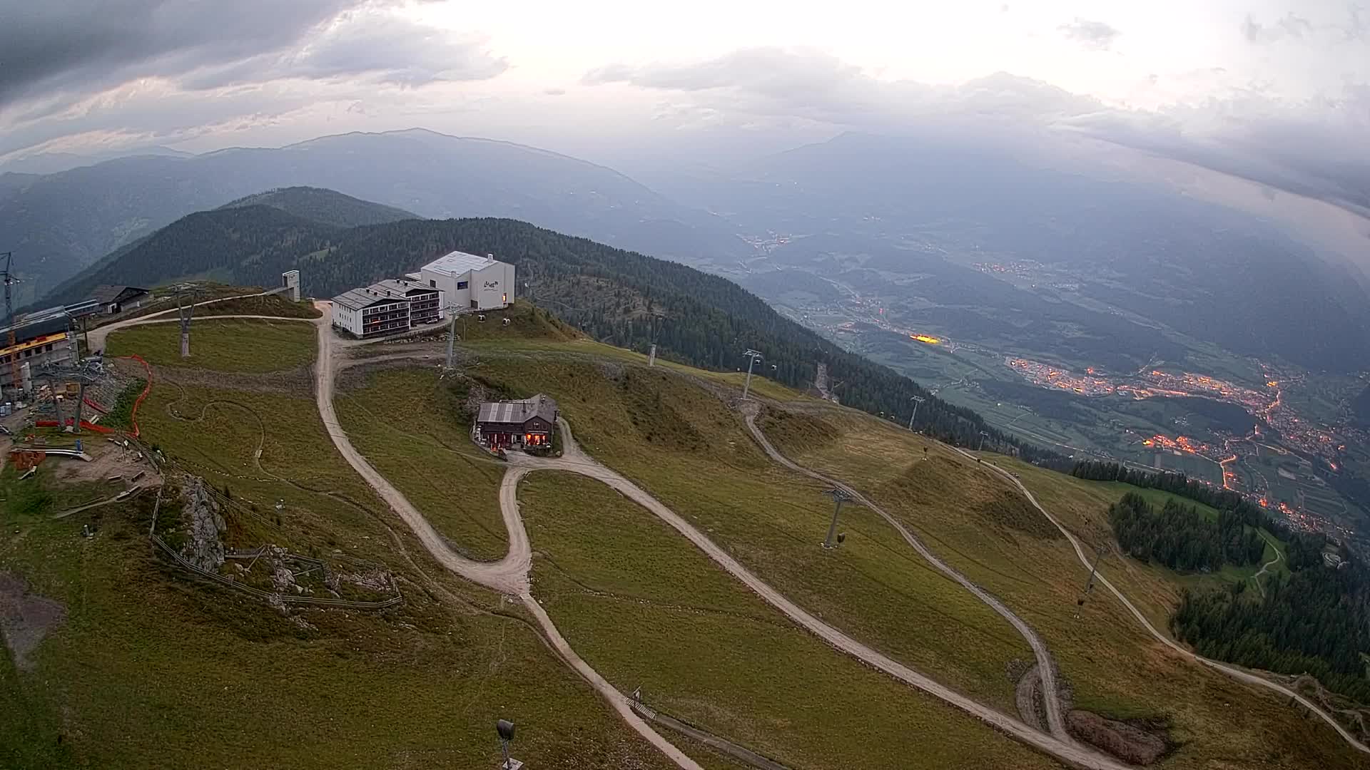 Skigebiet Kronplatz Gipfel | Blick auf Bruneck