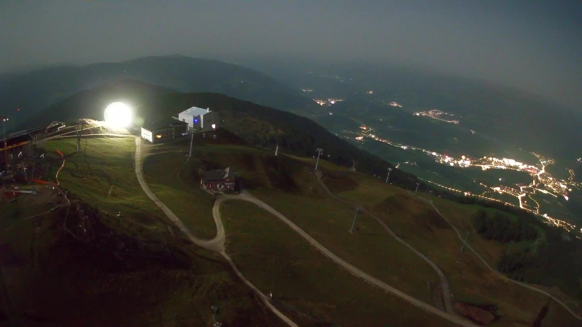 Cima estación de esquí Kronplatz | vista hacia Brunico