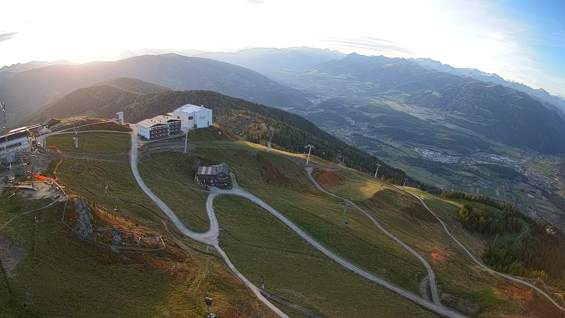 Cima estación de esquí Kronplatz | vista hacia Brunico
