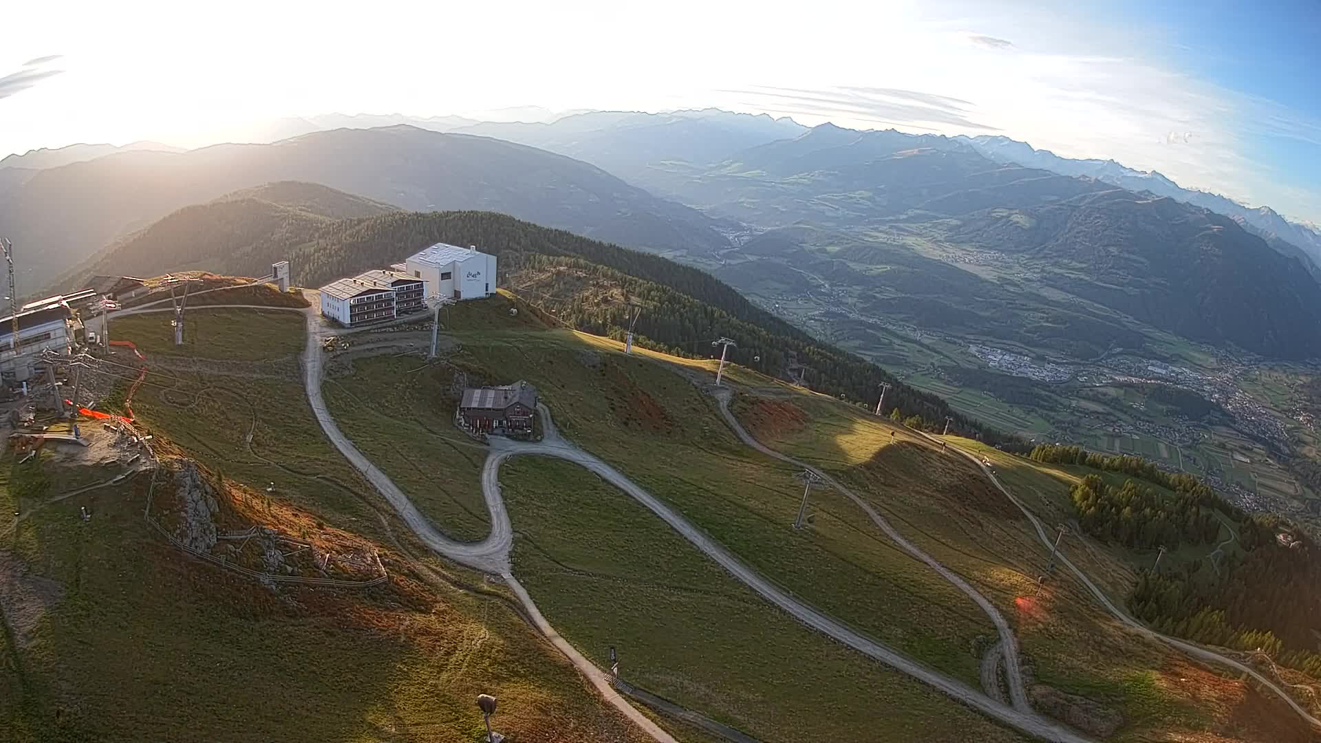Cima estación de esquí Kronplatz | vista hacia Brunico