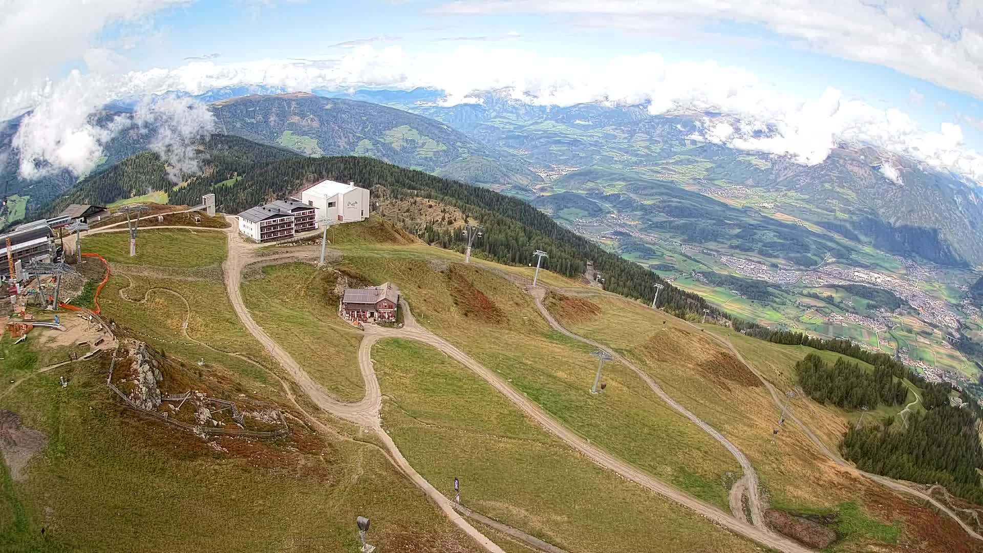Stazione sciistica di Plan de Corones | vista su Brunico