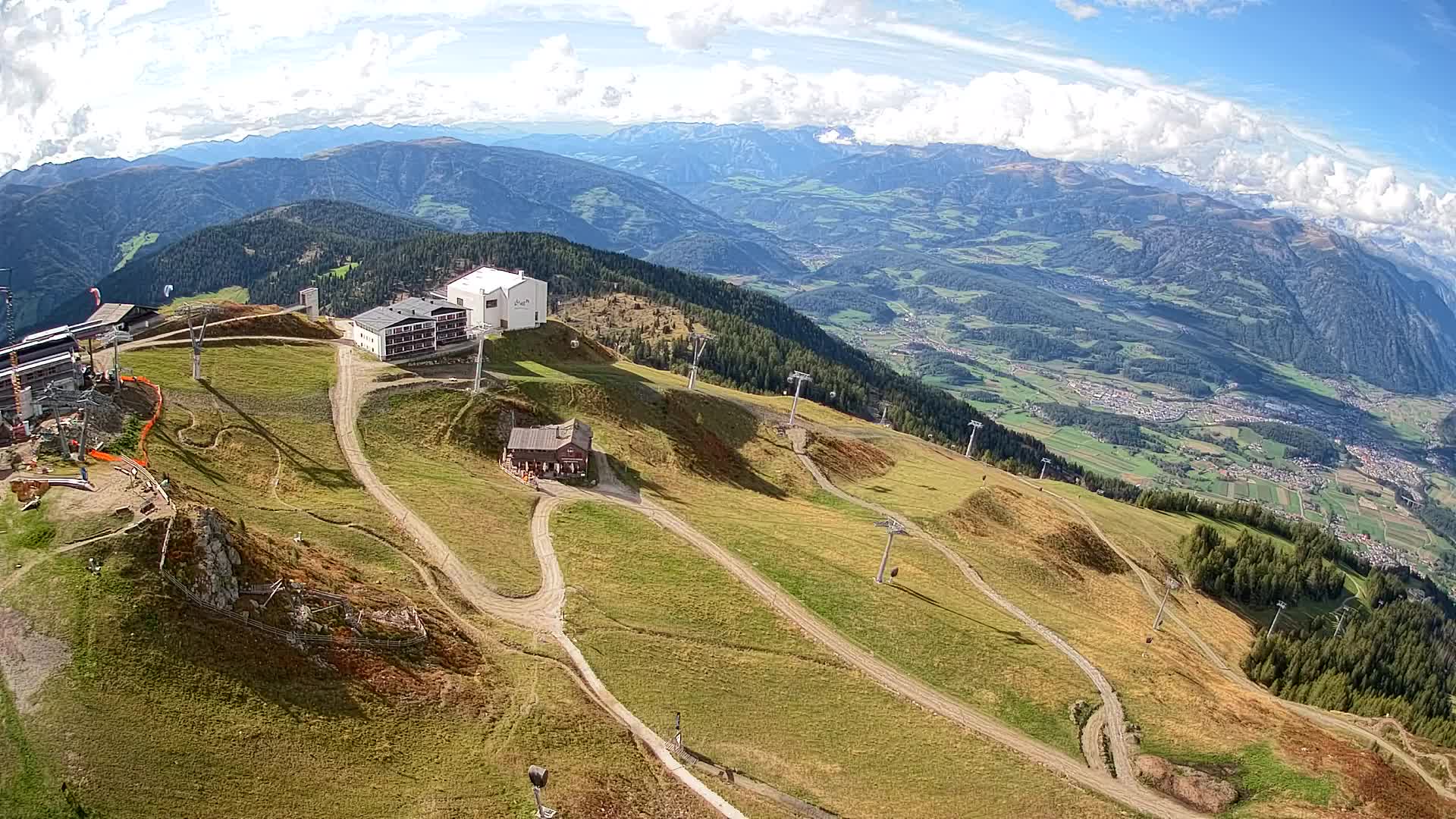 Cima estación de esquí Kronplatz | vista hacia Brunico