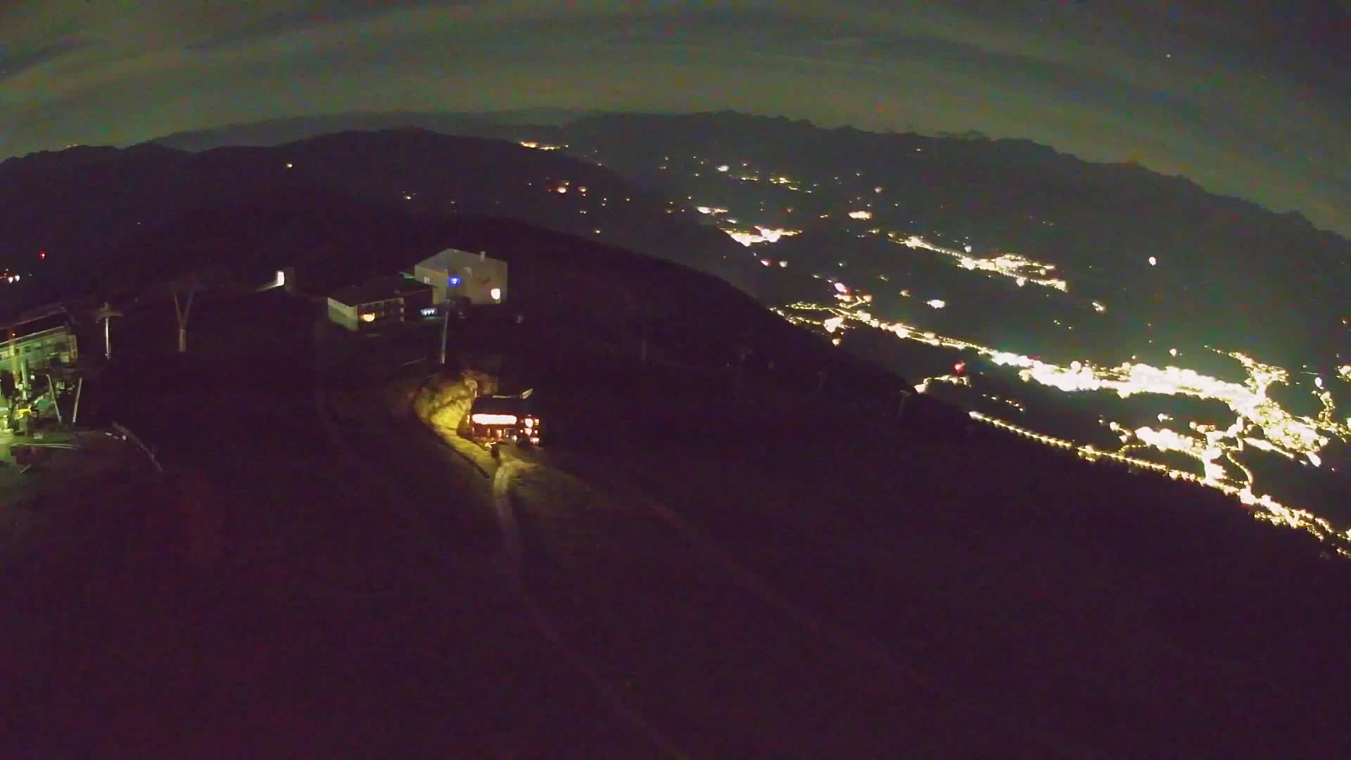 Cima estación de esquí Kronplatz | vista hacia Brunico