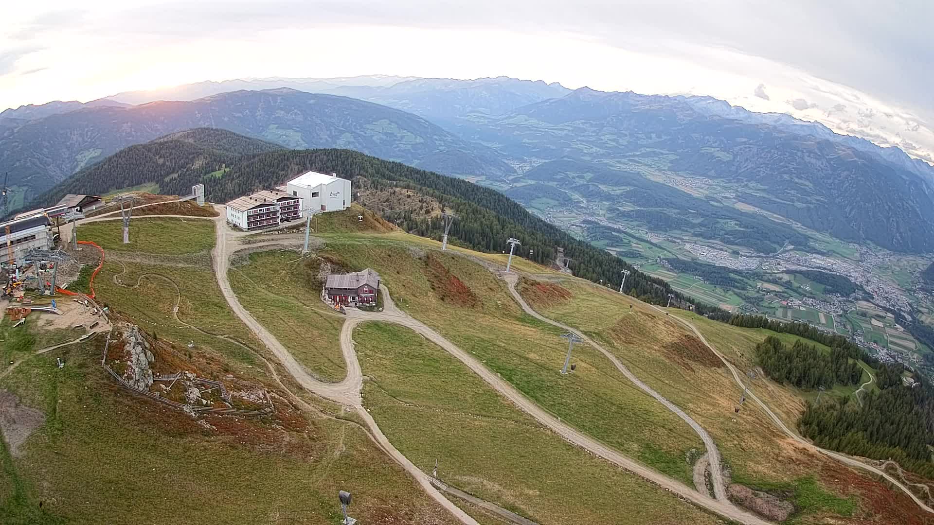Stazione sciistica di Plan de Corones | vista su Brunico