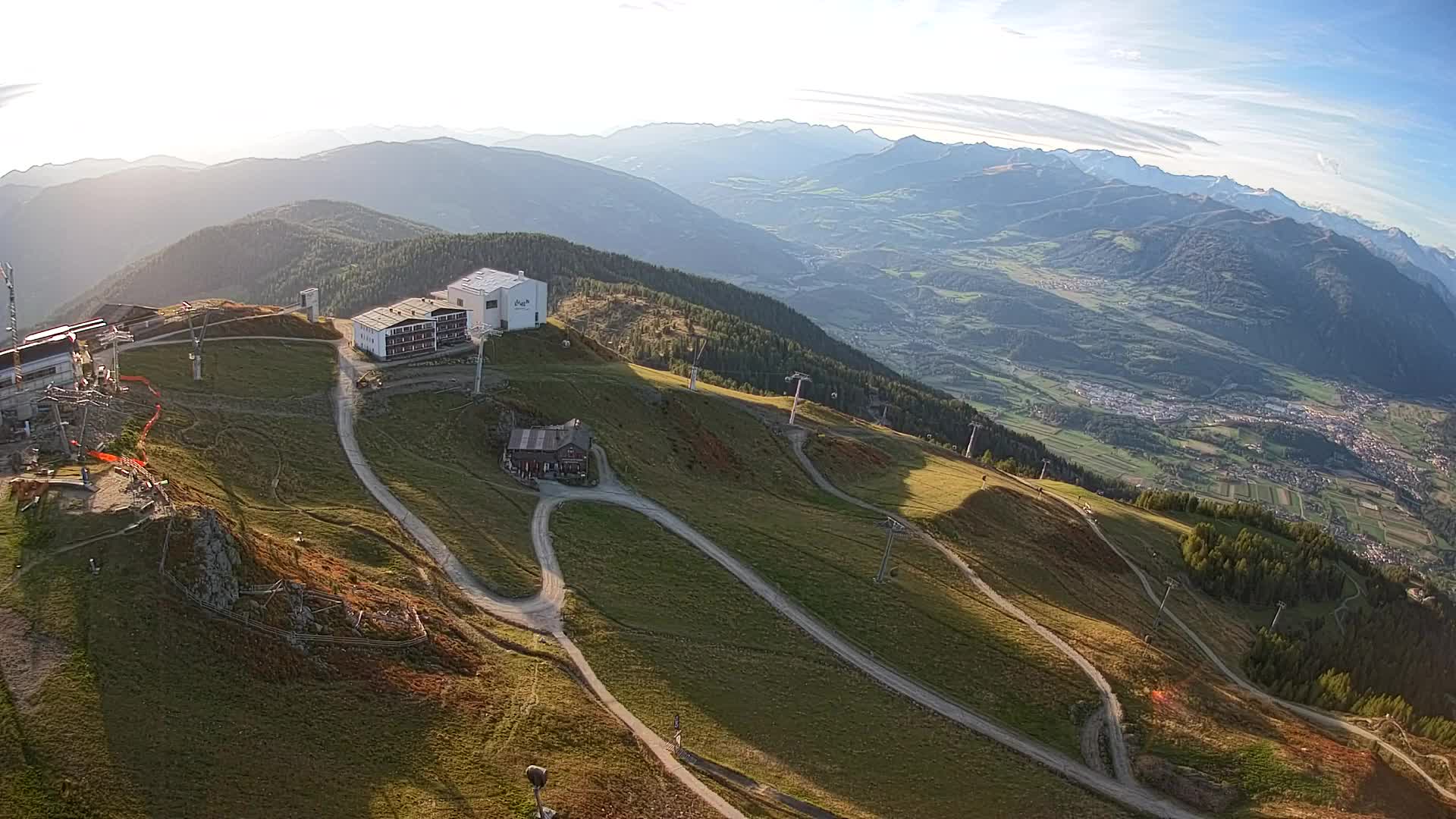 Cima estación de esquí Kronplatz | vista hacia Brunico