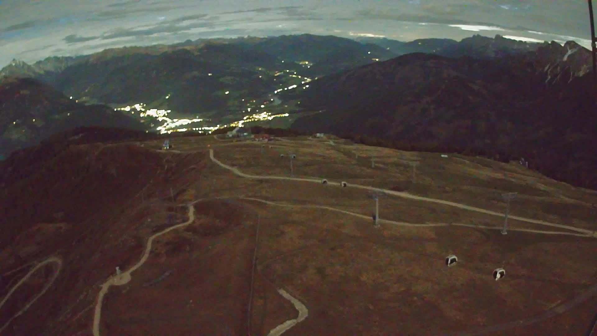 Kronplatz peak | view to Valdaora – Olang