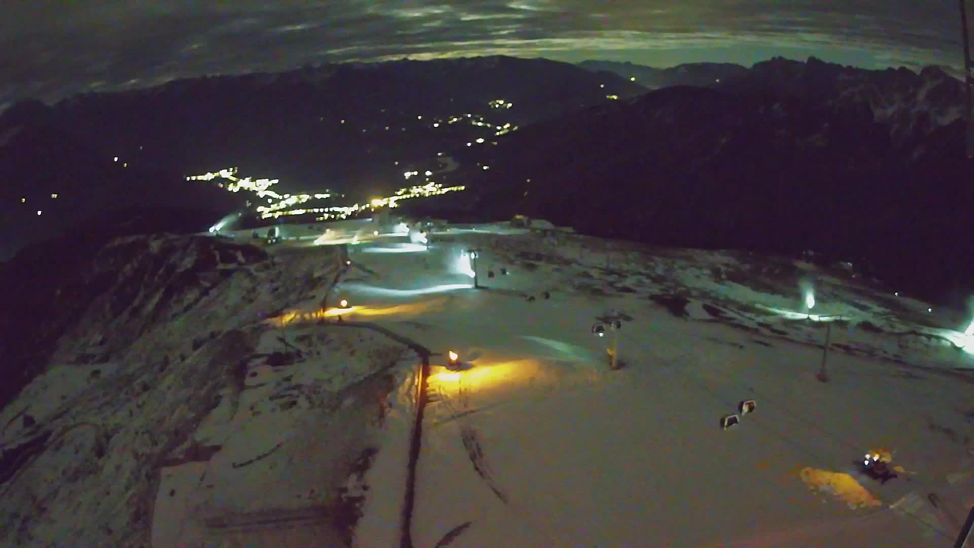 Kronplatz peak | view to Valdaora – Olang