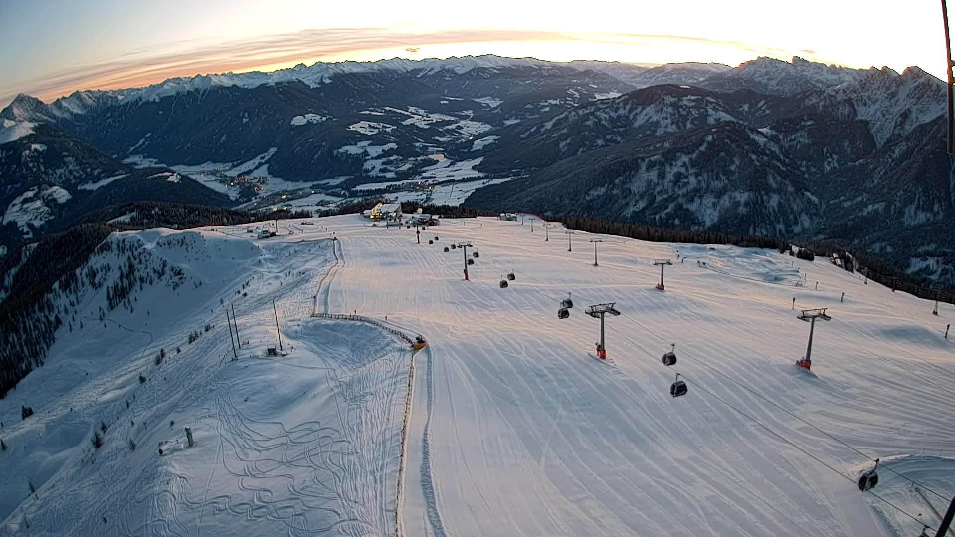 Kronplatz peak | view to Valdaora – Olang