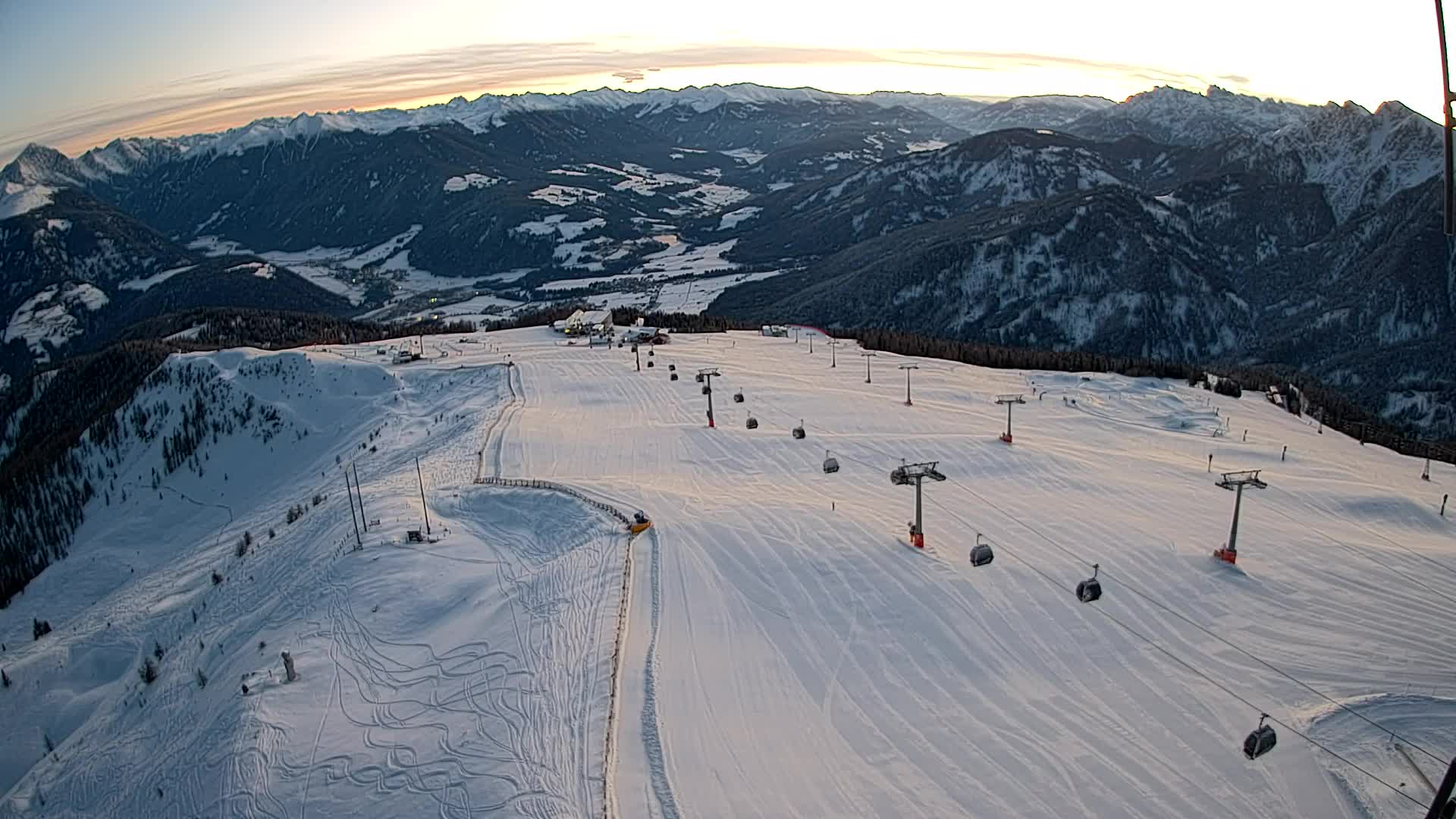 Kronplatz peak | view to Valdaora – Olang