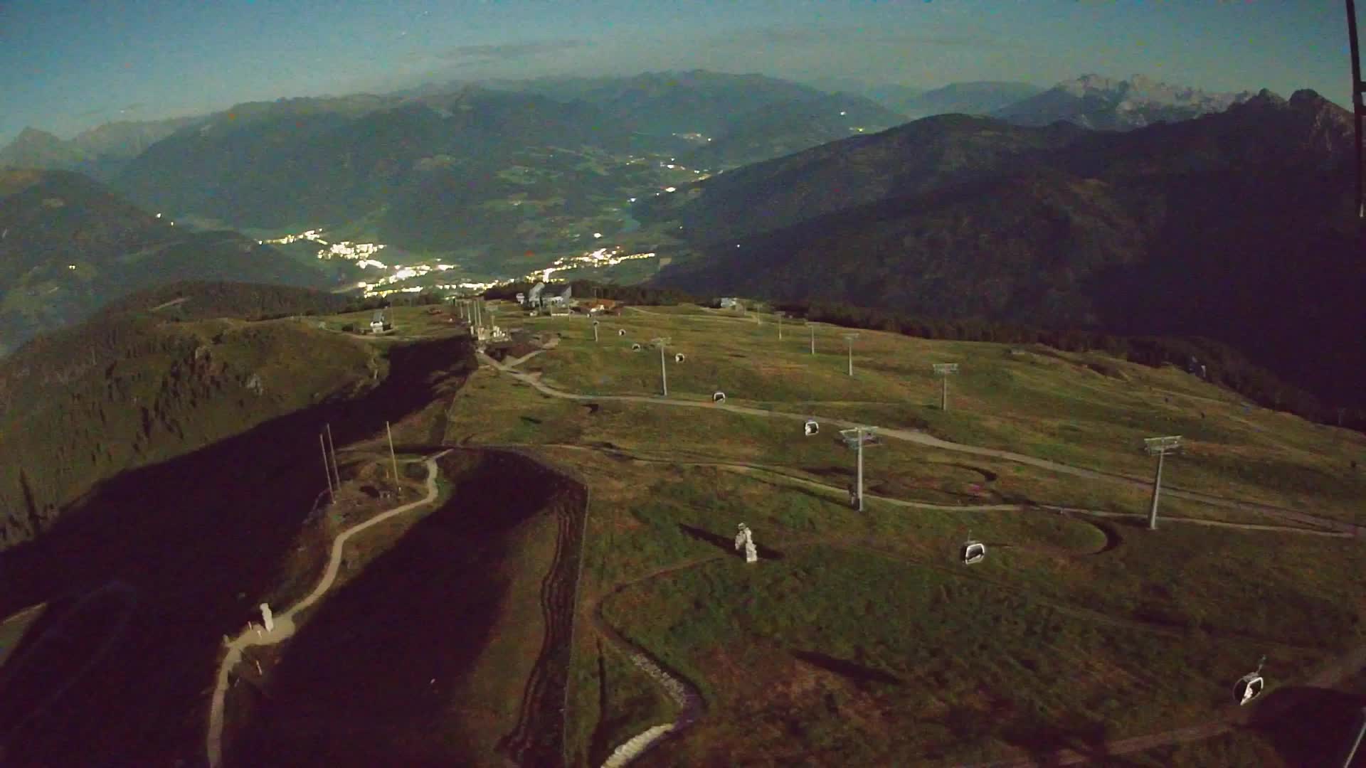 Kronplatz peak | view to Valdaora – Olang