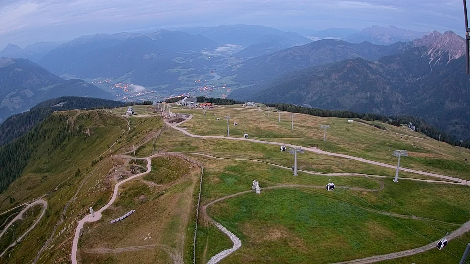 Kronplatz peak | view to Valdaora – Olang