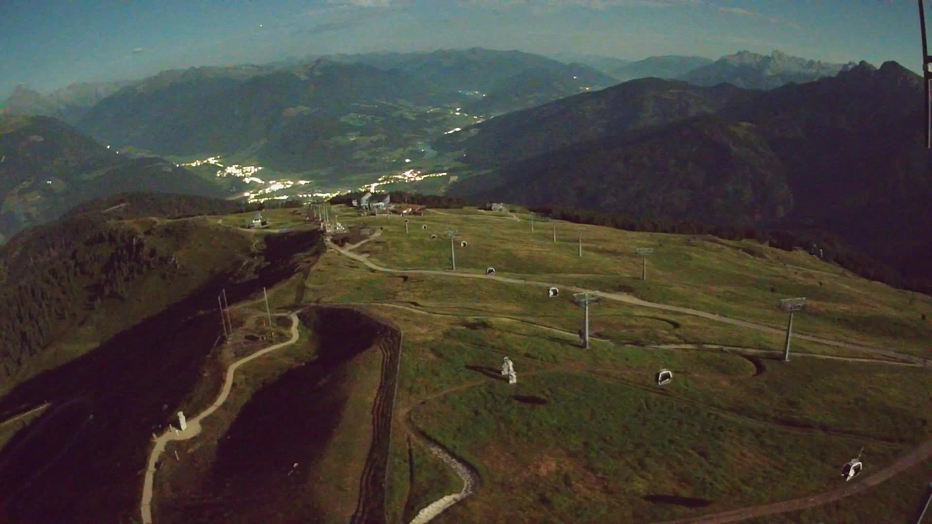 Kronplatz peak | view to Valdaora – Olang