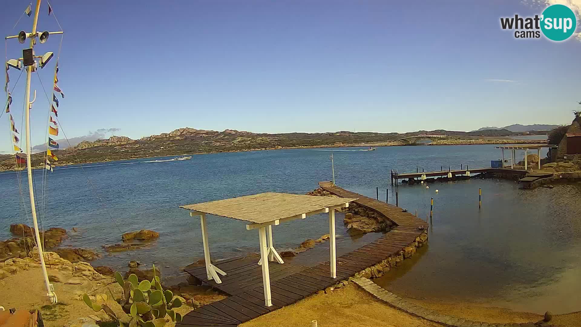 Web kamera uživo Ponte Caprera – La Maddalena – Sardinija – Italija