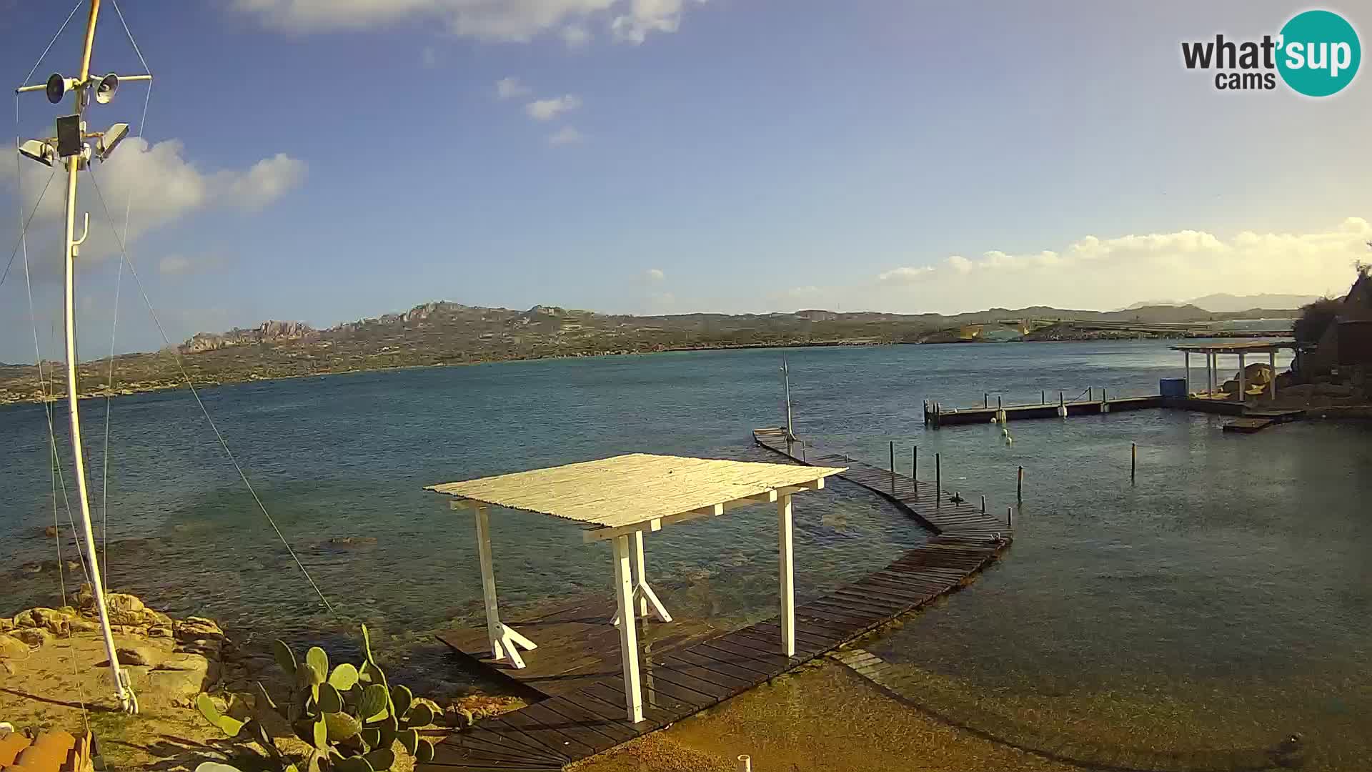 Spletna kamera v živo Ponte Caprera – La Maddalena – Sardinija – Italija