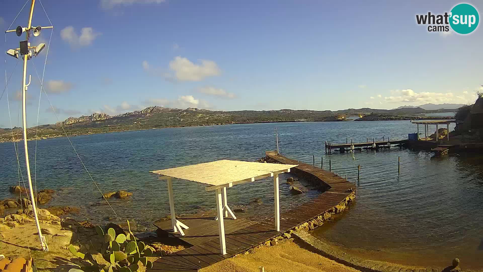 Spletna kamera v živo Ponte Caprera – La Maddalena – Sardinija – Italija