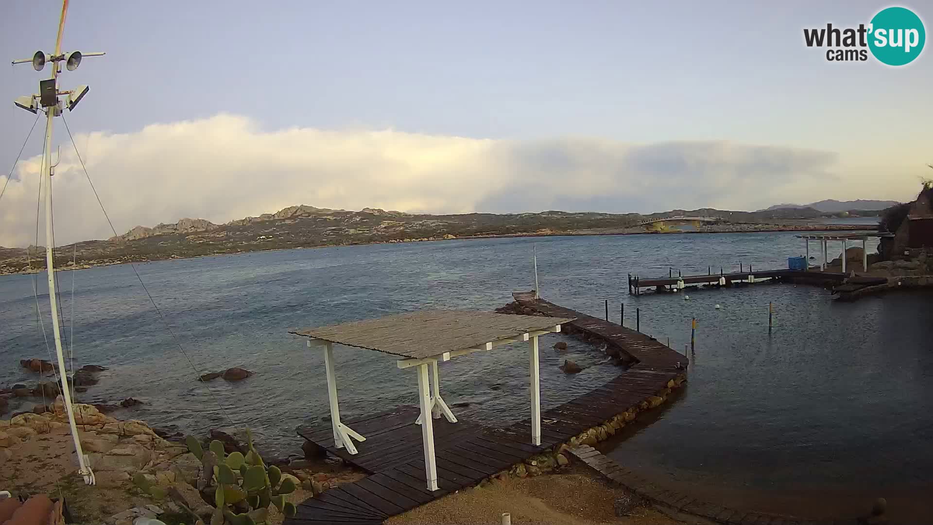 Spletna kamera v živo Ponte Caprera – La Maddalena – Sardinija – Italija