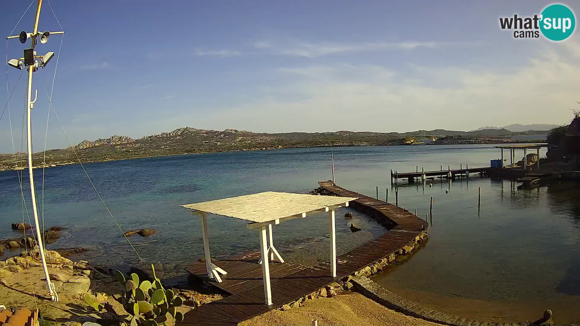 Spletna kamera v živo Ponte Caprera – La Maddalena – Sardinija – Italija