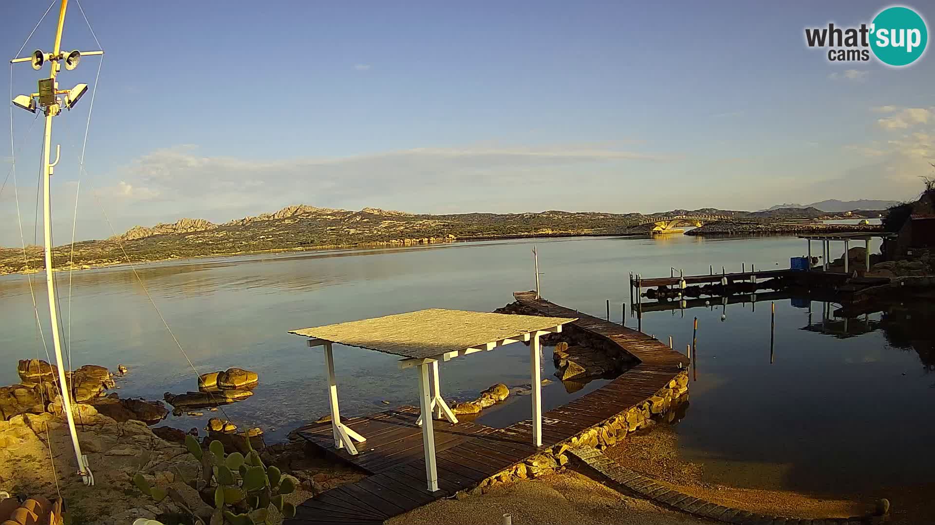 Web kamera uživo Ponte Caprera – La Maddalena – Sardinija – Italija