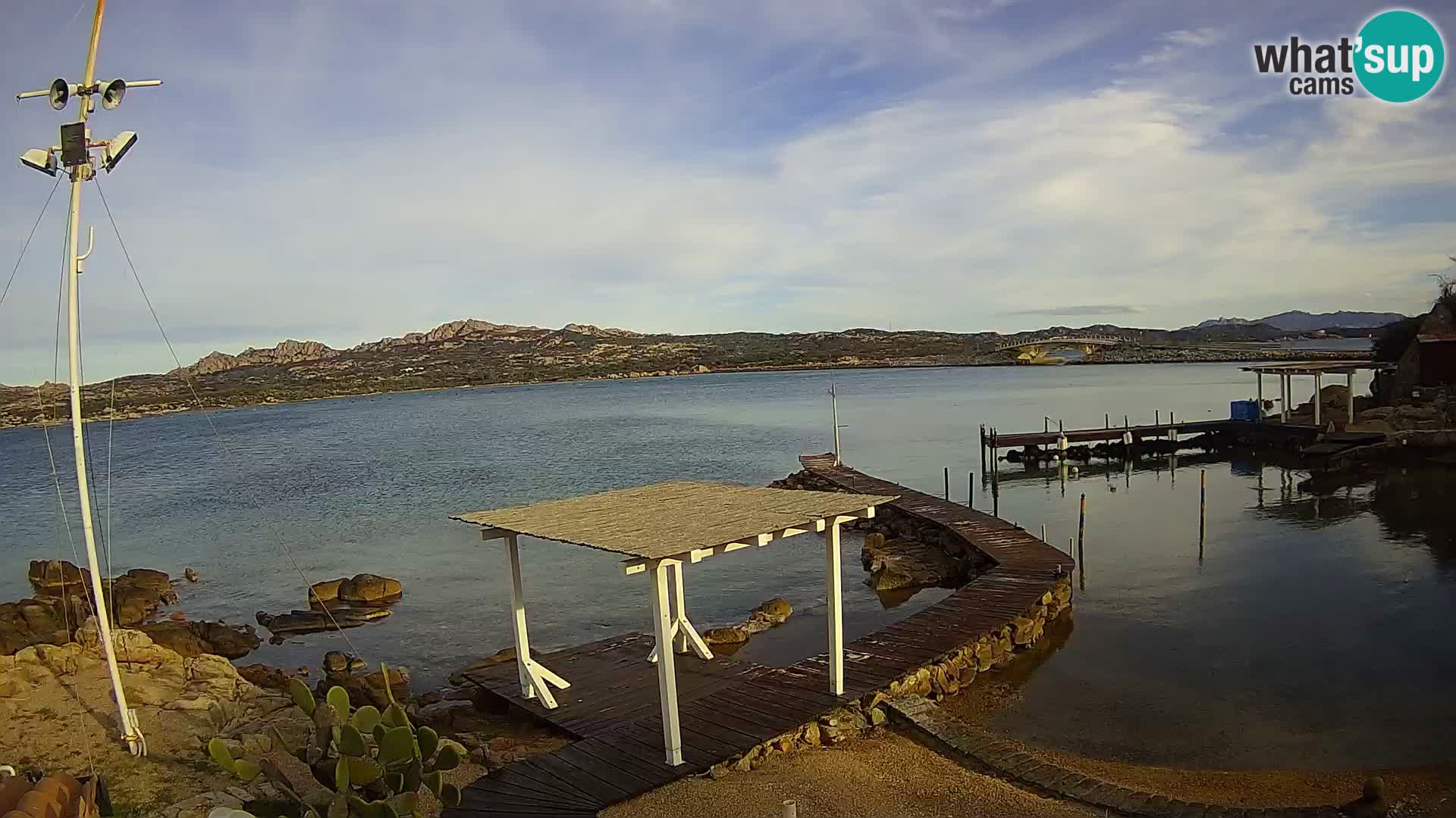 Spletna kamera v živo Ponte Caprera – La Maddalena – Sardinija – Italija