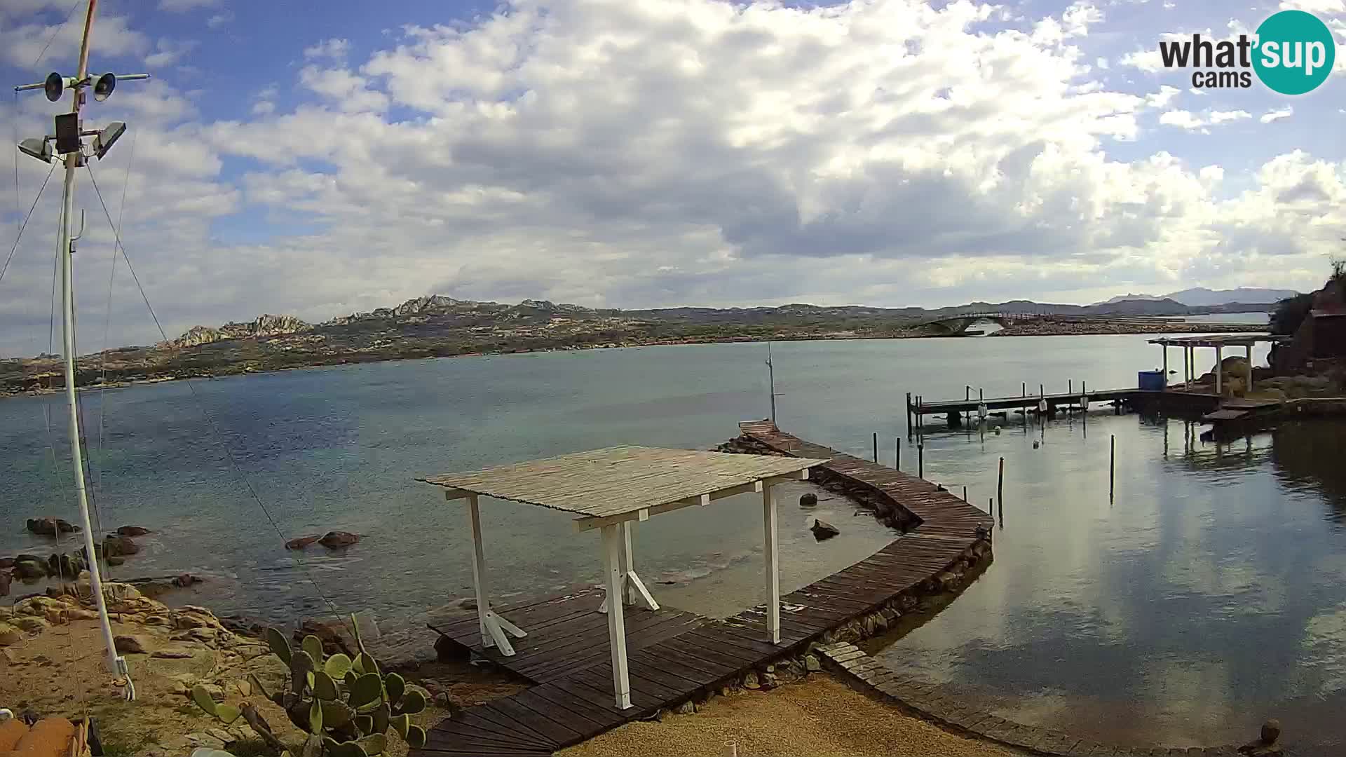 Spletna kamera v živo Ponte Caprera – La Maddalena – Sardinija – Italija