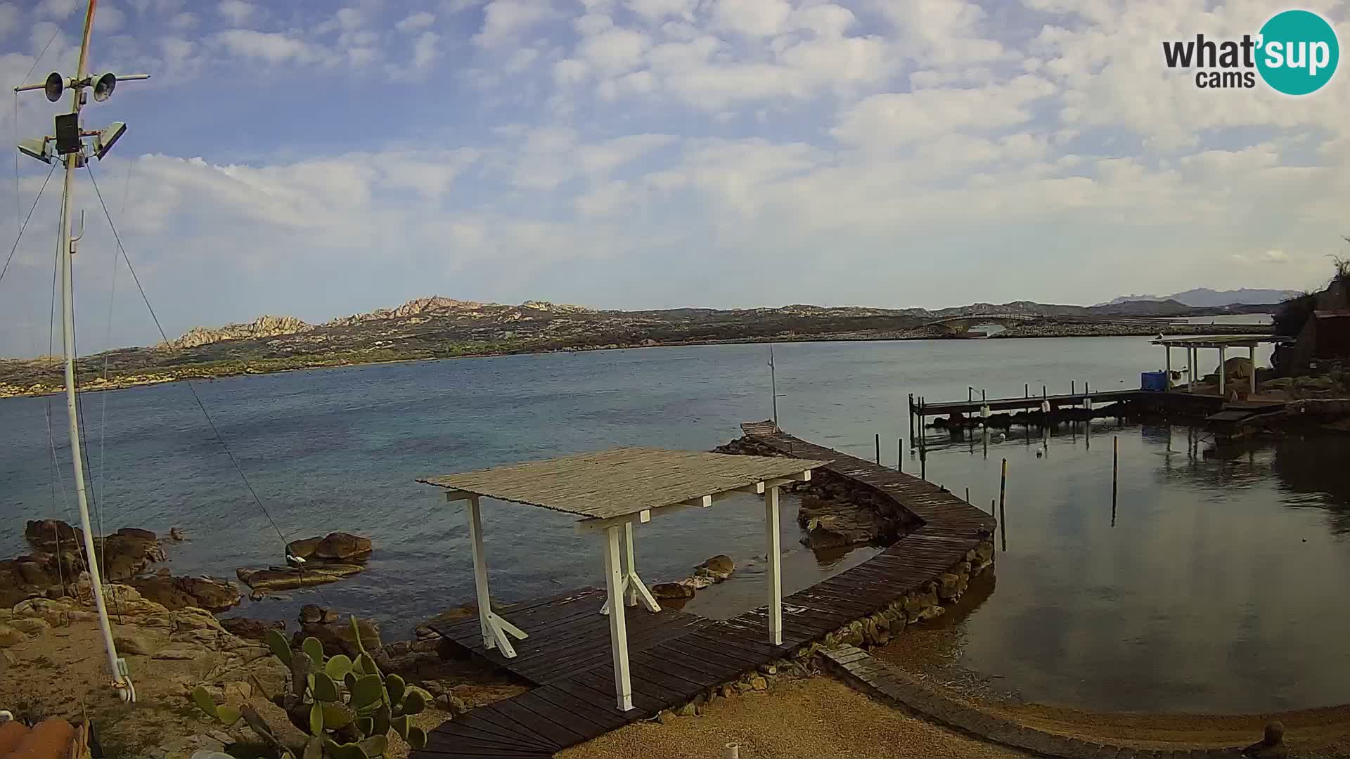 Spletna kamera v živo Ponte Caprera – La Maddalena – Sardinija – Italija